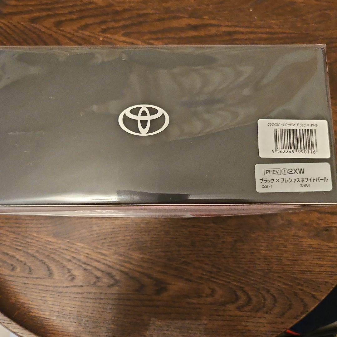 CROWN SPORT 1/30 ブラック✕プレシャスホワイトパールミニカー