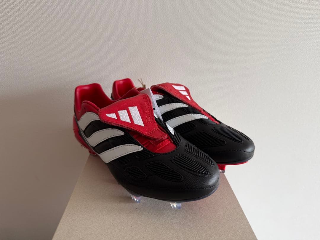 サッカースパイク　アディダス　プレデター　PRECISION ELITE FG