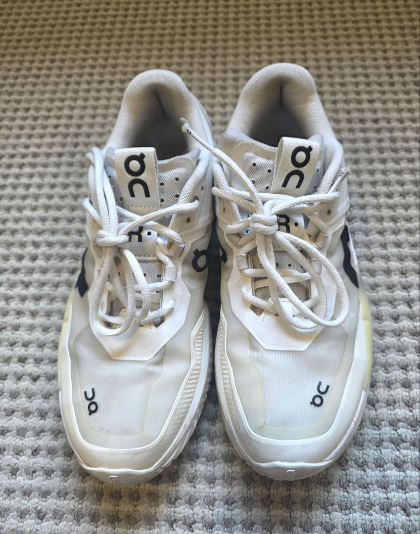 On テニスシューズ　THE ROGER Pro 2　 27㎝