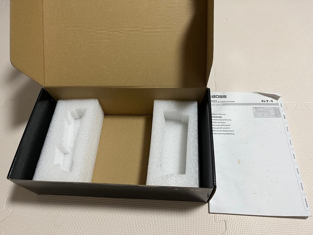 BOSS GT1 本体、箱、説明書のみ（アダプターなし）