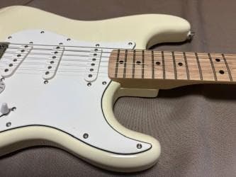 SQUIER AFFINITY ストラトキャスターモデル　ホワイト系 美品