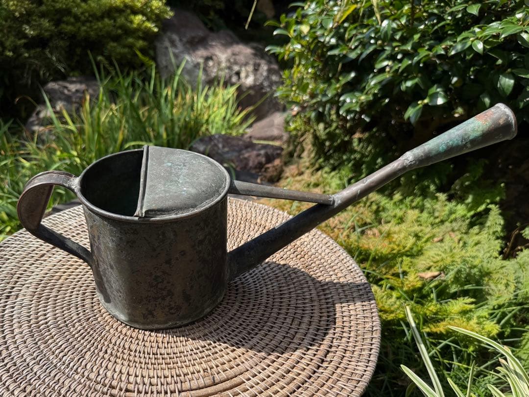 アンティークじょうろ 中型 金属製　職人さん手仕事