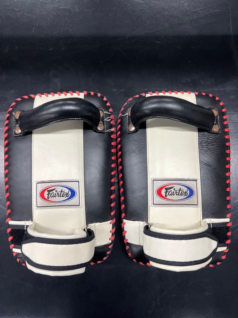Fairtex キックミット KPLC1 Sサイズ | 本革製 ペアセット