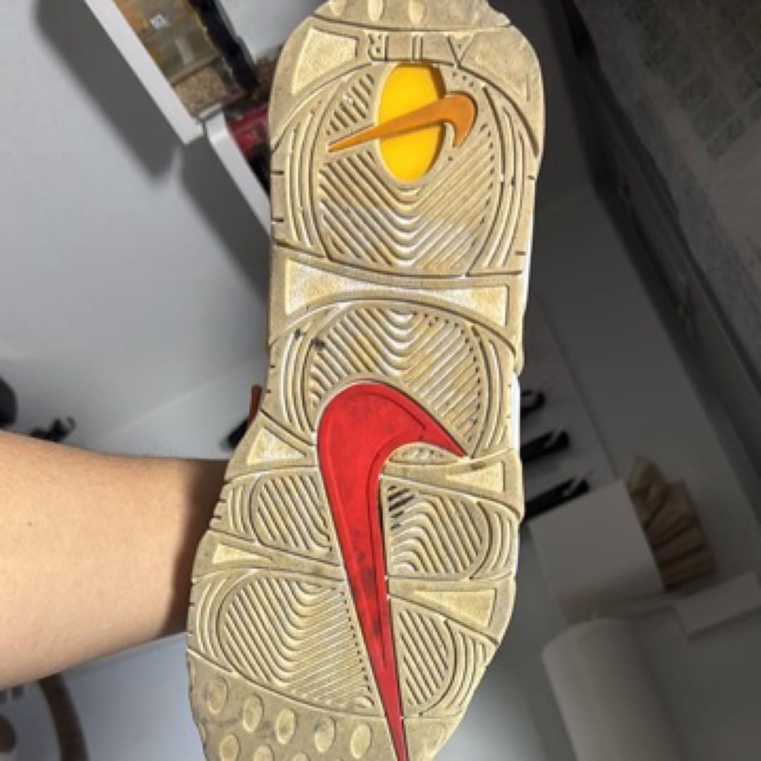 NIKE モアアップテンポ　レイガンス