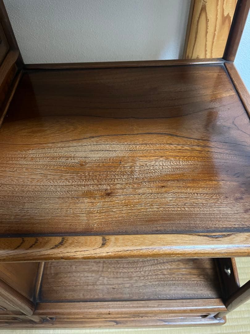 アンティーク　茶箪笥　木製収納棚 彫刻装飾付き