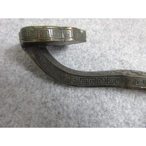 宣徳銅雲に鶴吊燭に蓮図如意箱入り [B28401]