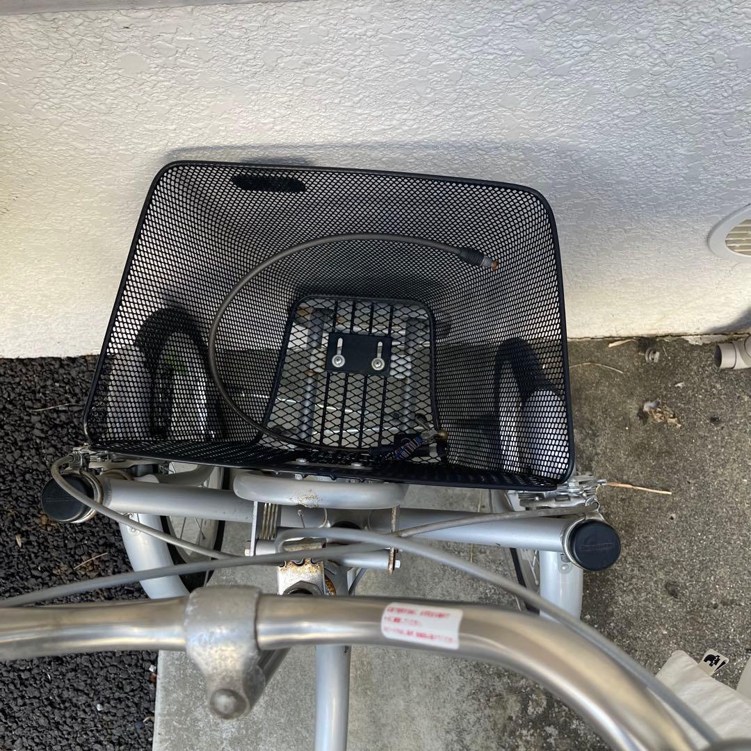 三輪自転車　前２輪自転車 グレー 後部バスケット付き