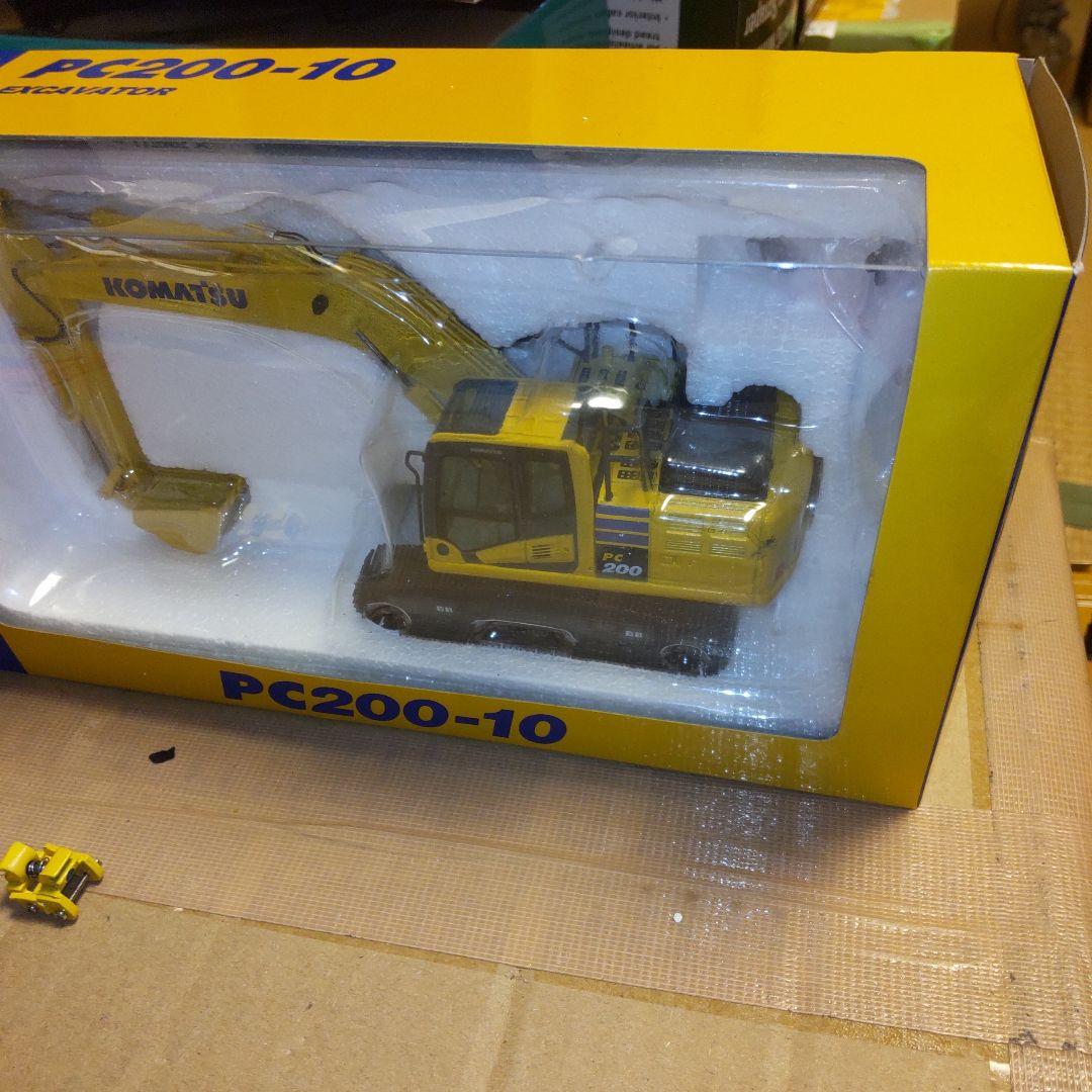 コマツ建機　PC200-10型　コマツカラークイックヒッチセット　1/50