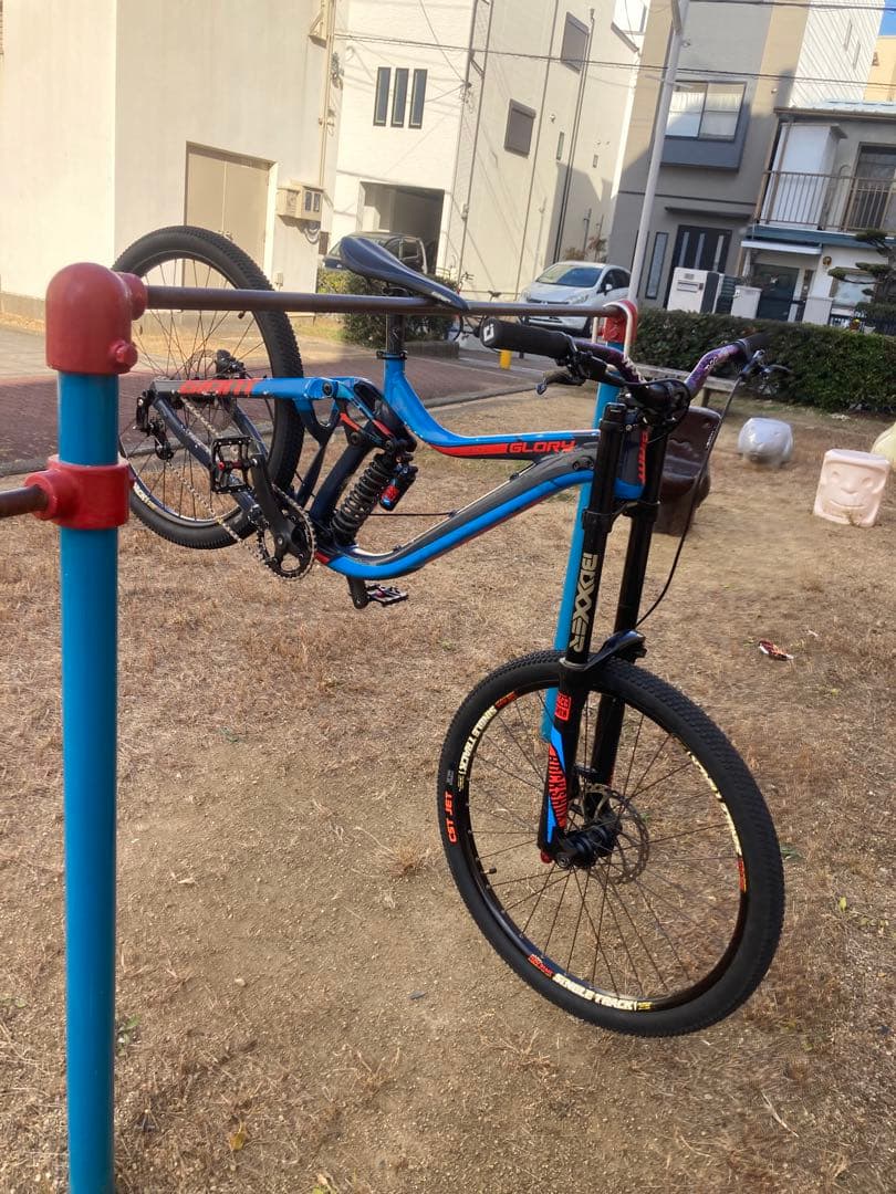 お安く組んだダウンヒルバイク ジャイアント グローリー