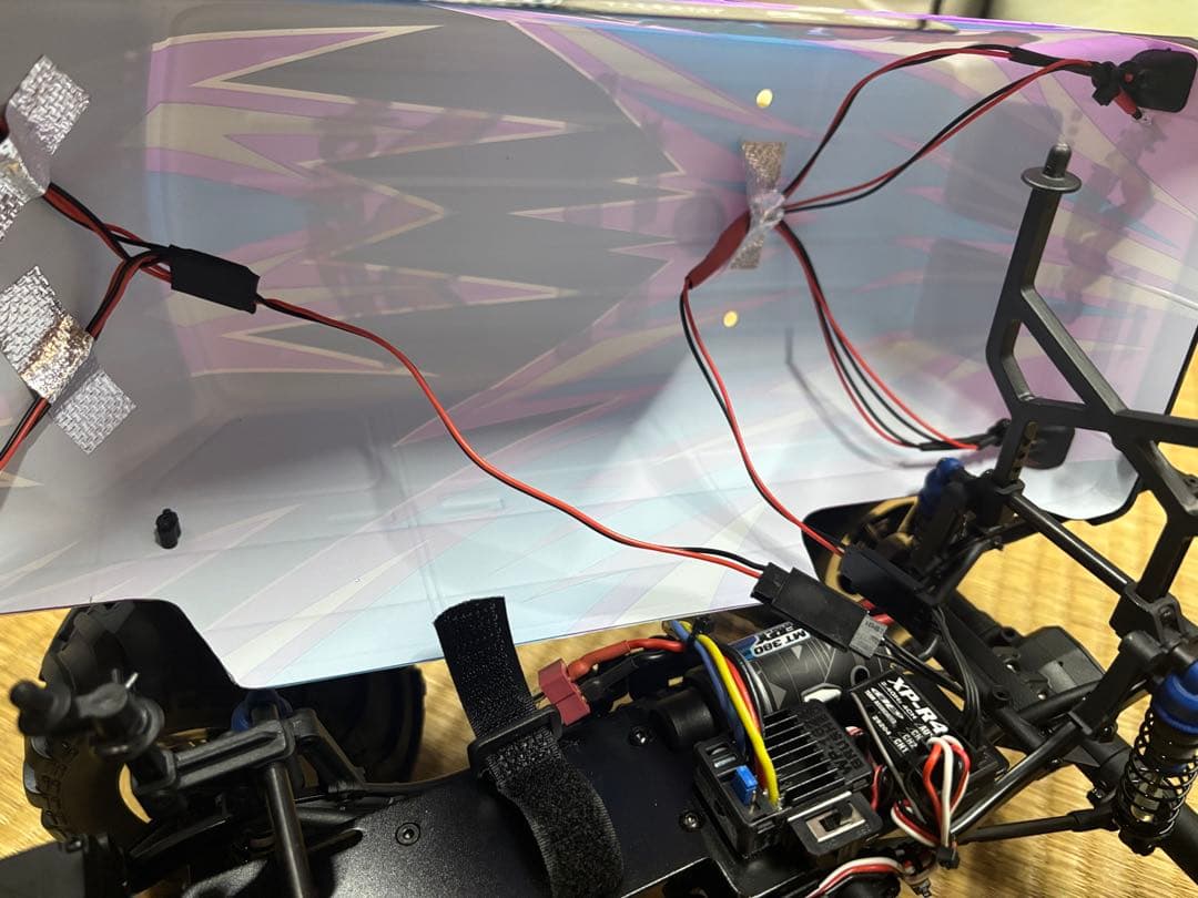 ホビーラジコン ASSOCIATED MT12 MONSTER VAN 4WD