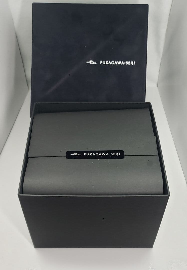 深川製磁 金彩薔薇彫刻方型蓋物 【飛翔】 箱入美品 創業100周年記念品 陶箱