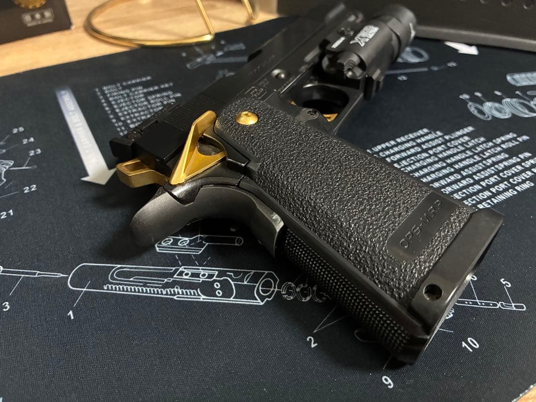 起きたら価格戻します　ハイキャパ5.1 ゴールド　X300ライト＆マガジン4本