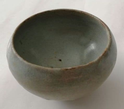 高麗青磁　粉青沙器　ぐいのみ