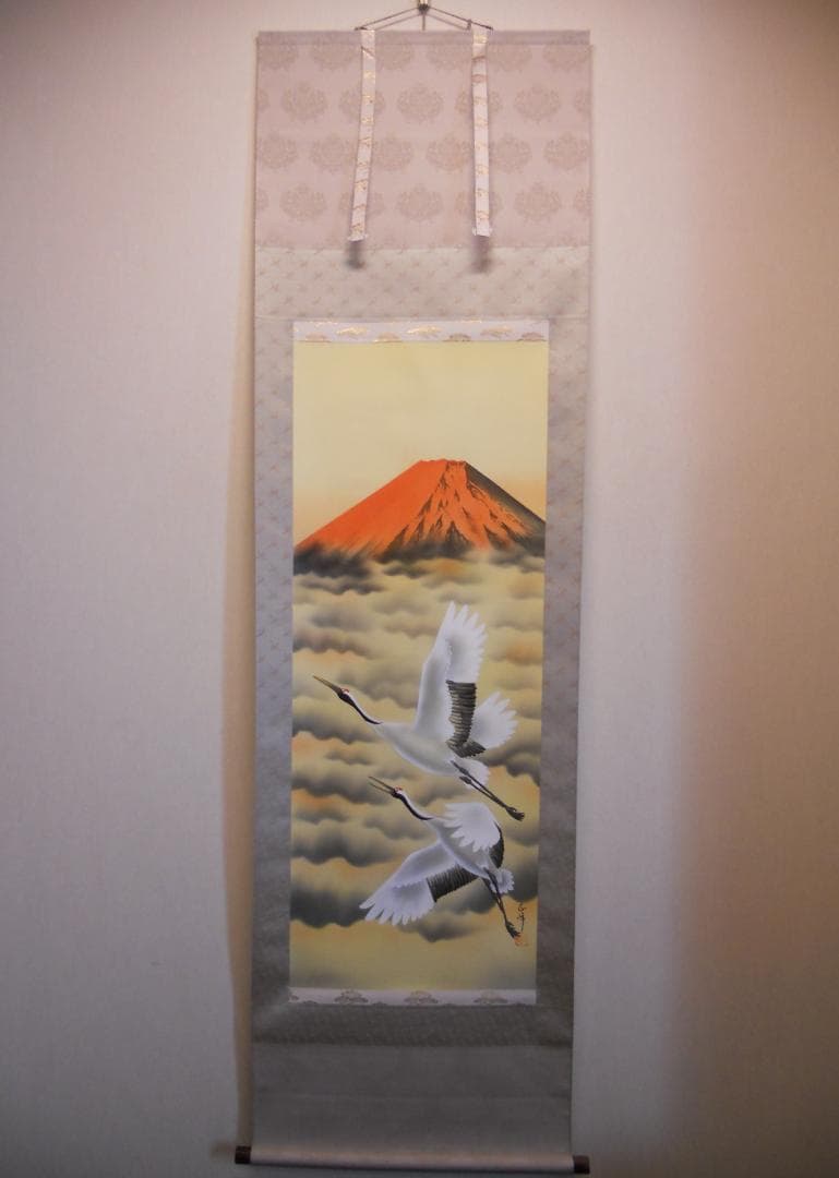 掛け軸 松原正峰 赤富士飛鶴 絹本 希少 軸装 茶道具 掛軸 美品 です。