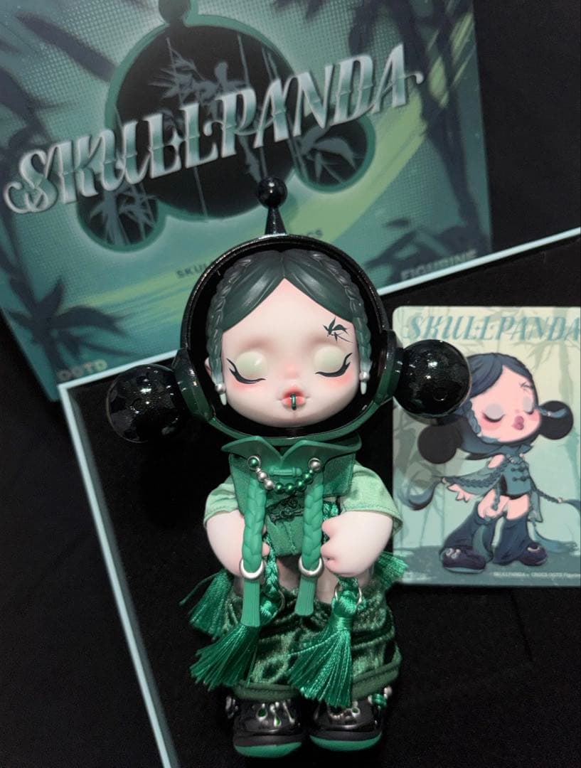 SKULLPANDA X CROCS 限定フィギュア