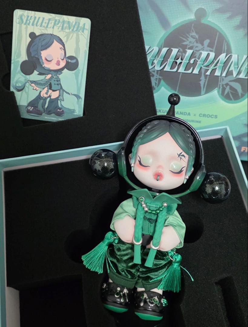 SKULLPANDA X CROCS 限定フィギュア