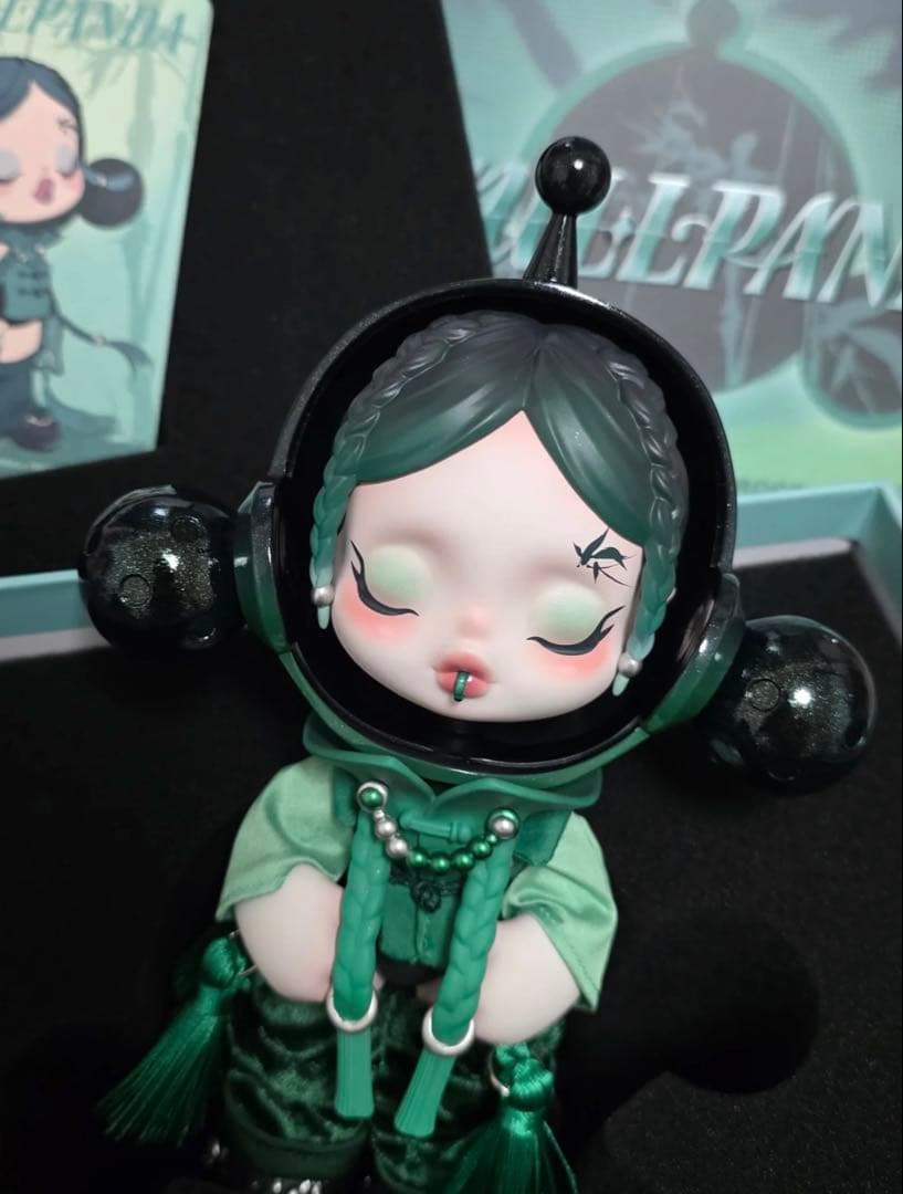 SKULLPANDA X CROCS 限定フィギュア