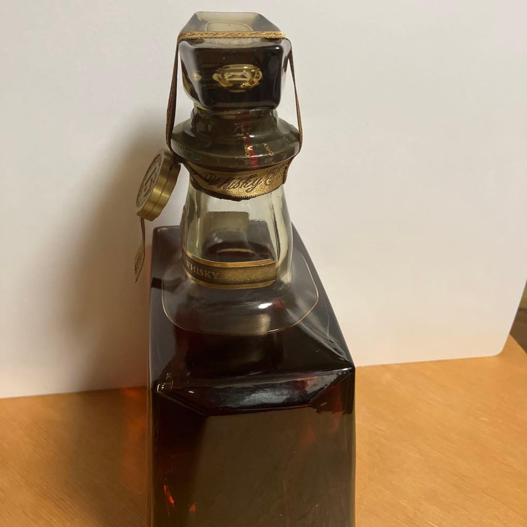 【新品未開封】サントリーウイスキーローヤル15年ゴールドラベル 箱無し