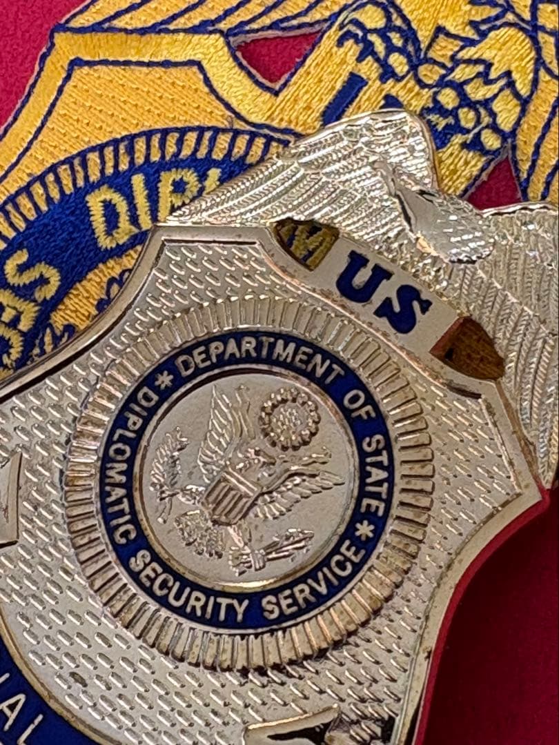 アメリカ国務省 DSS 特別捜査官 バッジと実物パッチのセット　　ポリスバッジ