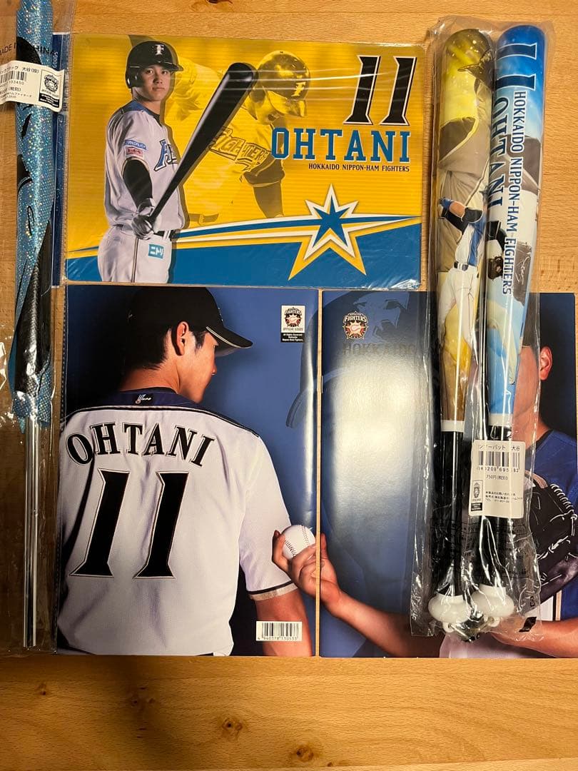 大谷　翔平グッズ　カンフーバット・メタリックフラッグ・ノート・下敷き