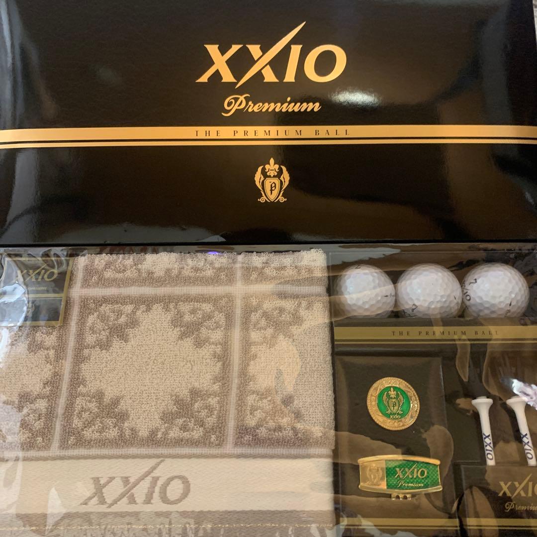 ゼクシオ、スリクソン、ツアーステージギフトセット他ゴルフボール3箱おまけボール