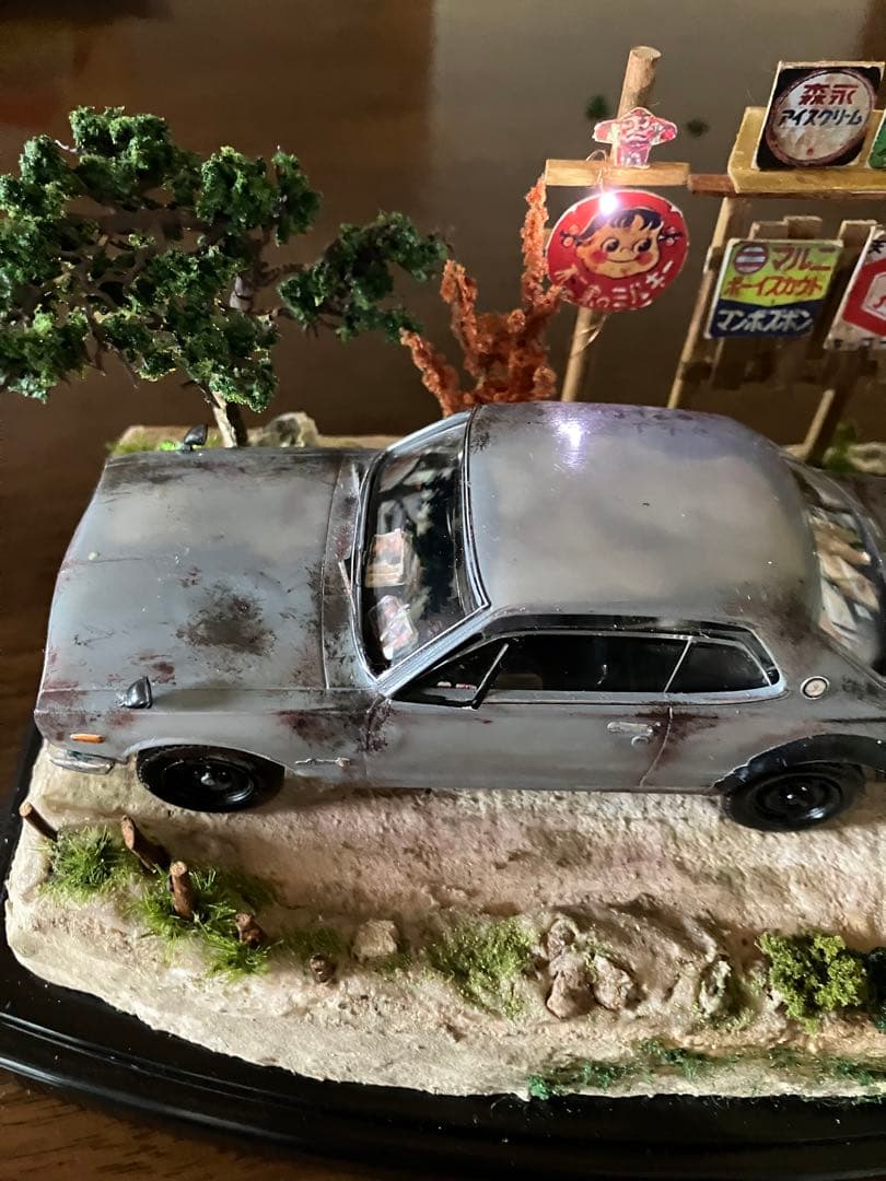 昭和レトロな風景 旧車 日産スカイラインGT-R ガソリンスタンド スパーカブ