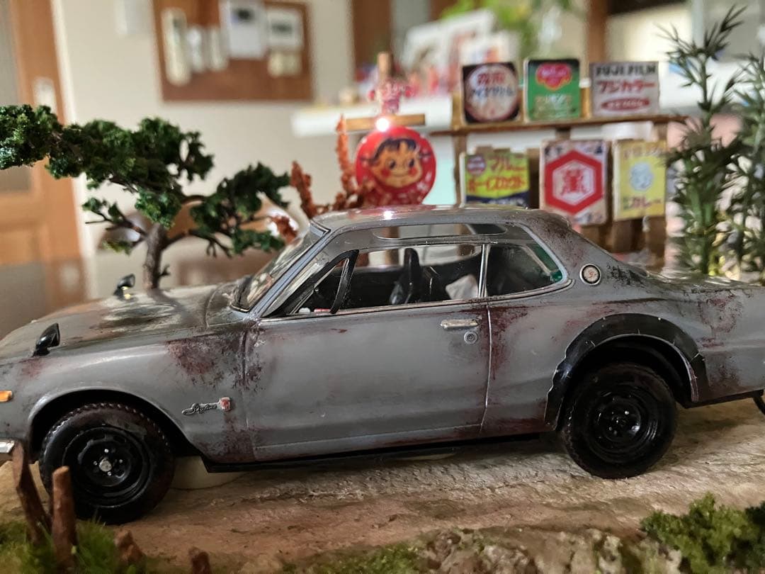 昭和レトロな風景 旧車 日産スカイラインGT-R ガソリンスタンド スパーカブ