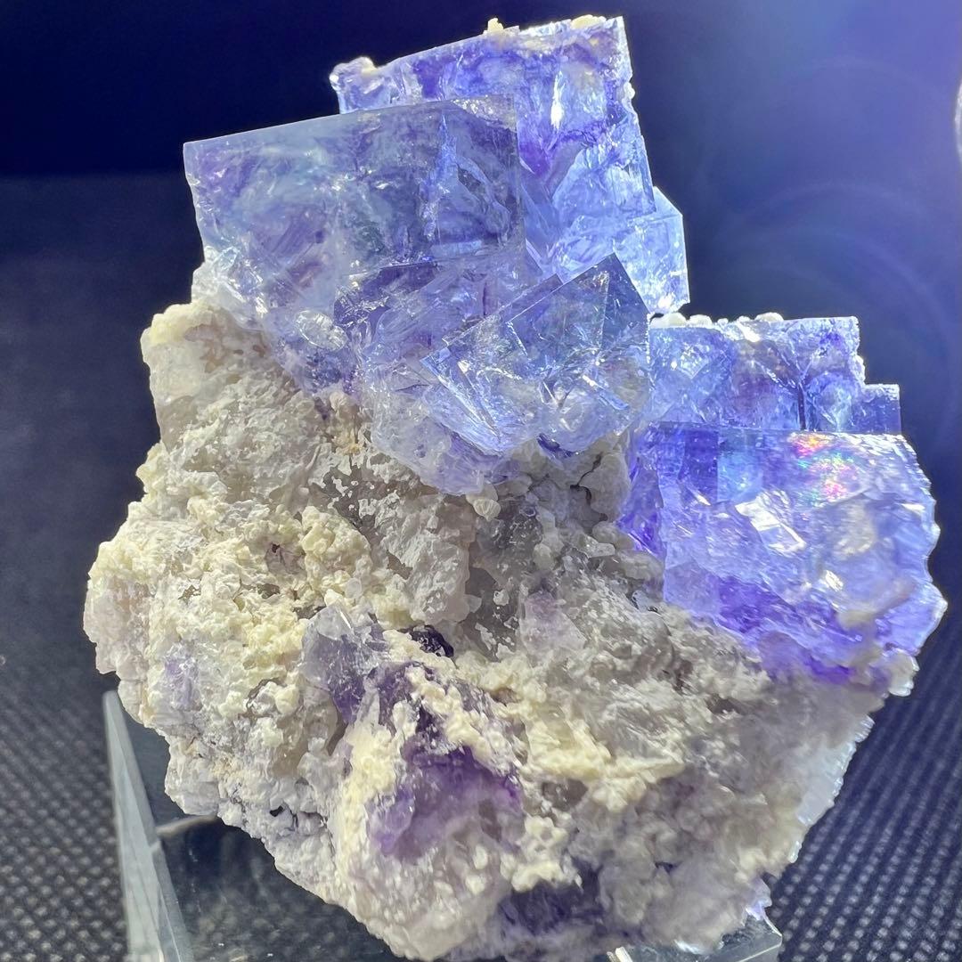 ヤオガンシャン産　パープルグラデーション　母岩付フローライト