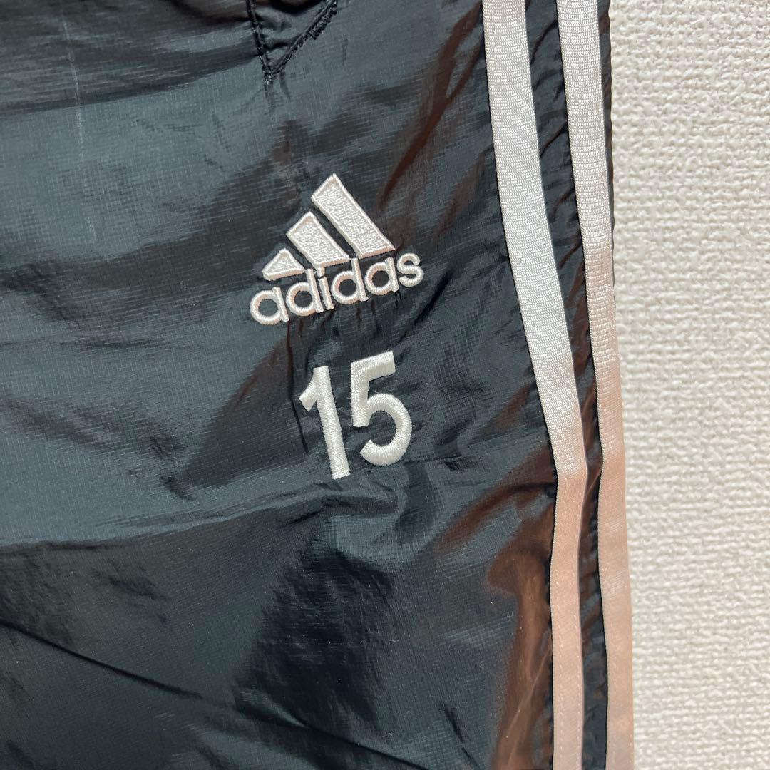 日体大　サッカー　ピステ上下