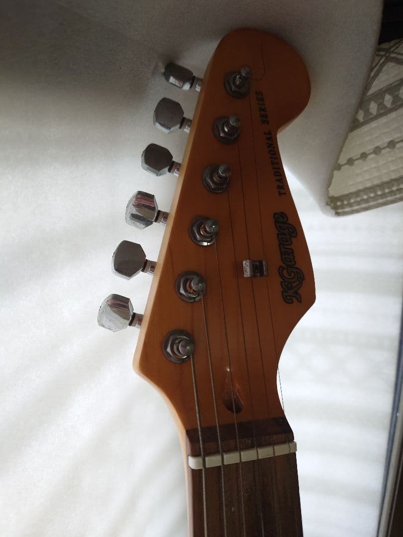 ストラトキャスター エレキギター クリーム色