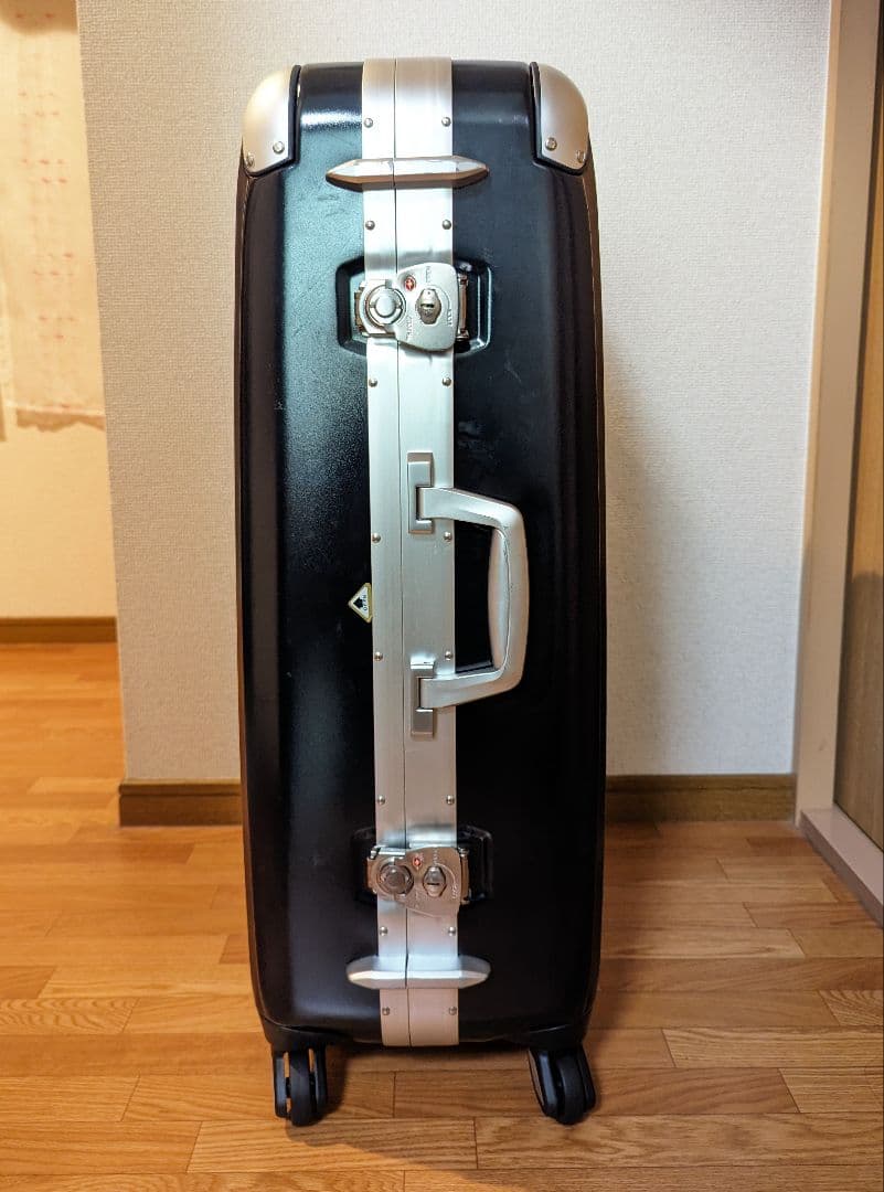 超美品 CARGO キャリーケース　5〜6泊用