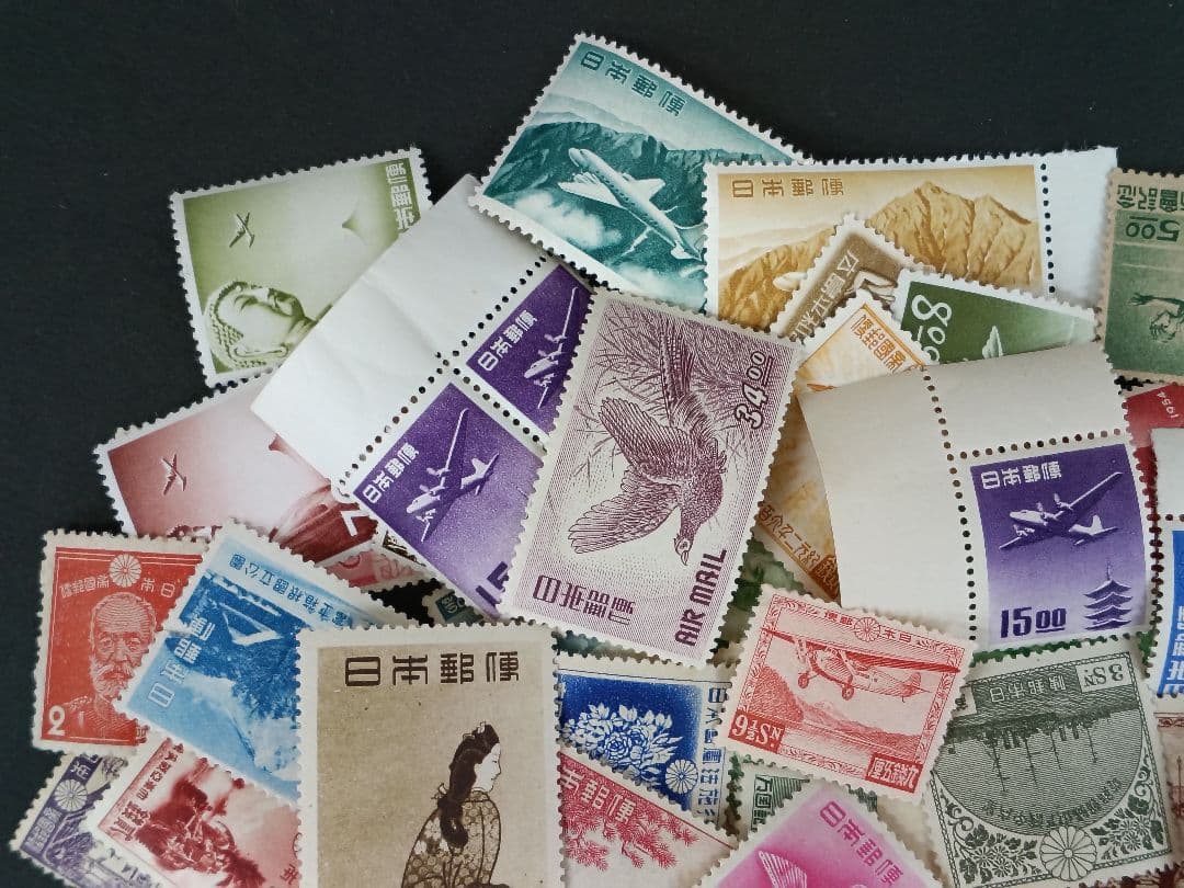 ●銭単位切手　未使用美品　見返り美人・月に雁・航空切手等　古い切手100枚以上●