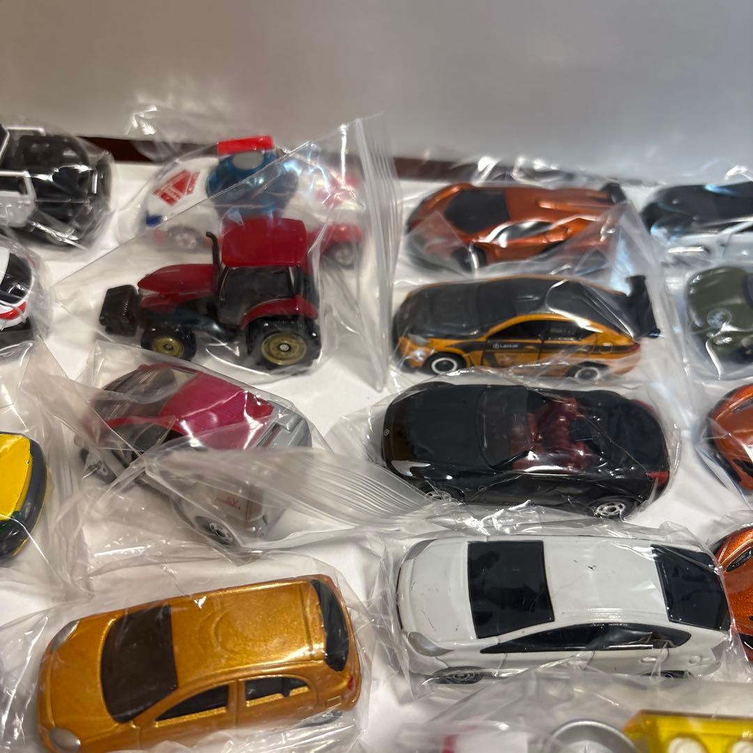 2335.トミカ70台まとめ売り
