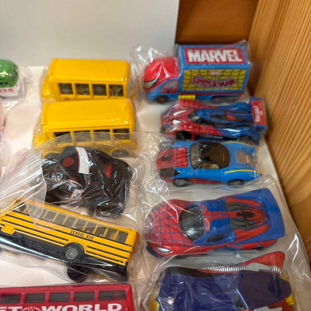 2335.トミカ70台まとめ売り