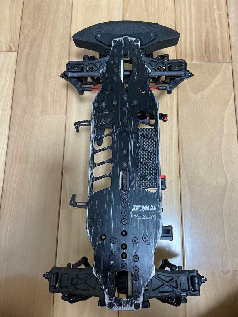 INFINITY IF14-2組立済シャーシ、スペアパーツ、説明書とボディー付き