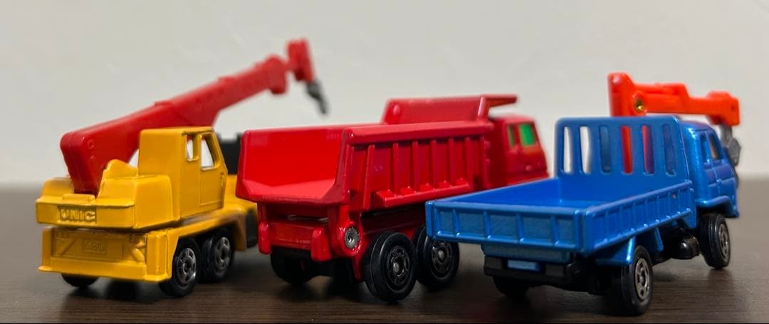 トミカ ギフトセット デラックス建設車セット 工事標識付