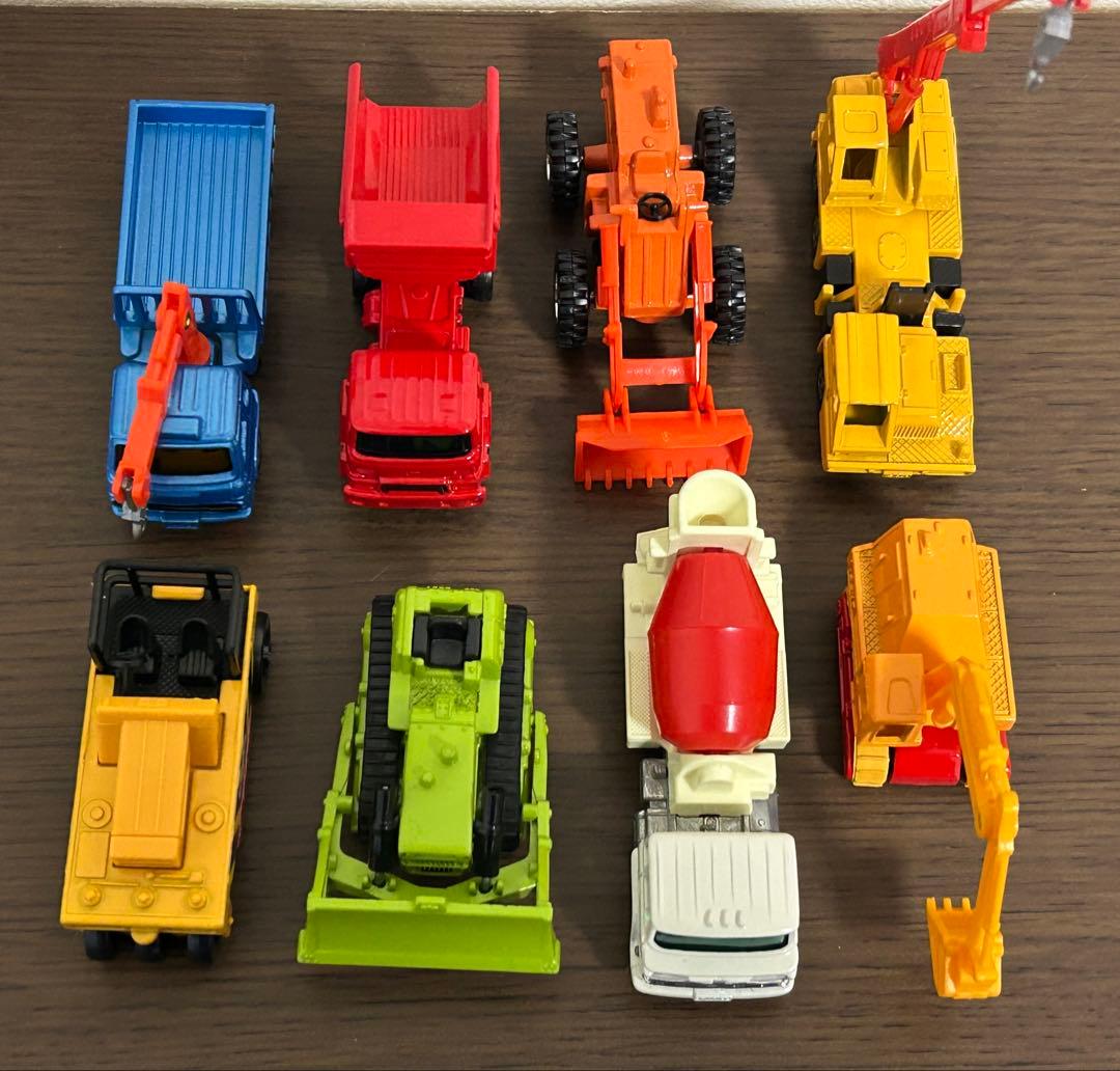 トミカ ギフトセット デラックス建設車セット 工事標識付