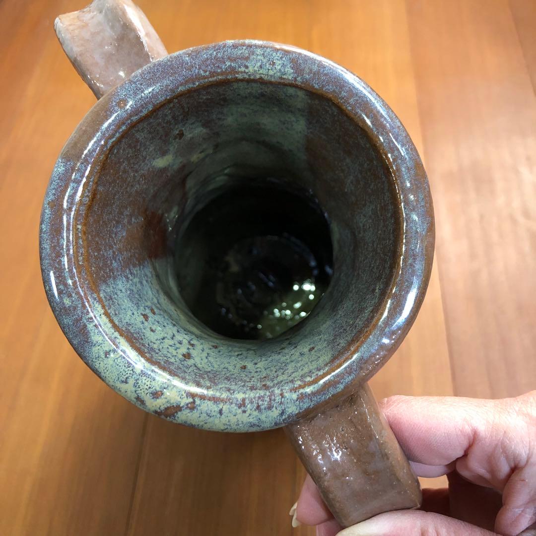骨董品 青い光が美しい持ち手付き茶色陶器壺 茶道花道水壺 弥生式土器水瓶 作家物