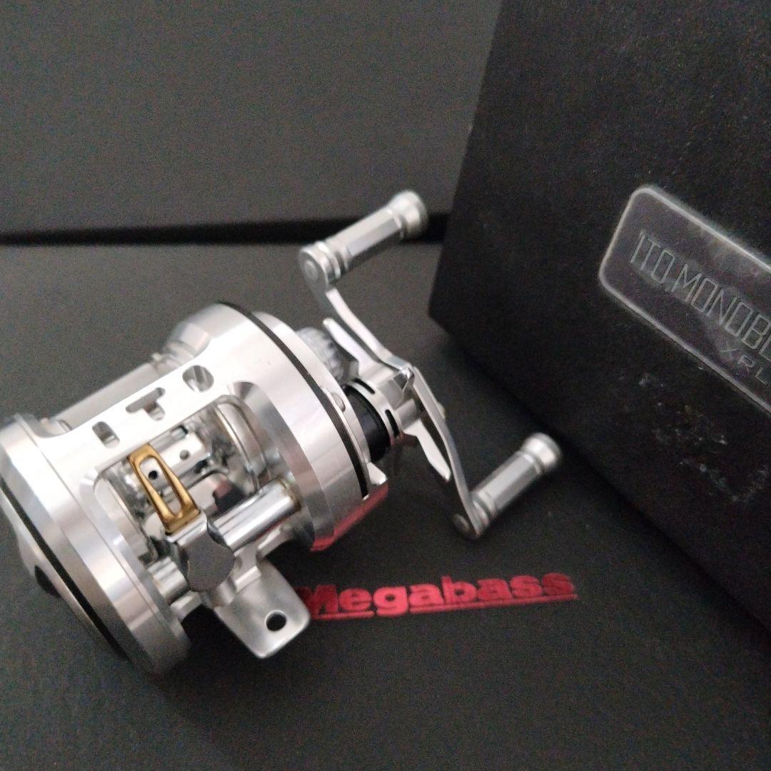 Megabass ITO MONOBLOCK 100 ベイトリール