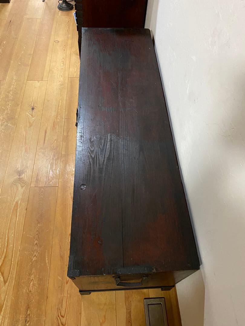 骨董箪笥　刀箪笥　アンティークチェスト　鉄足付き