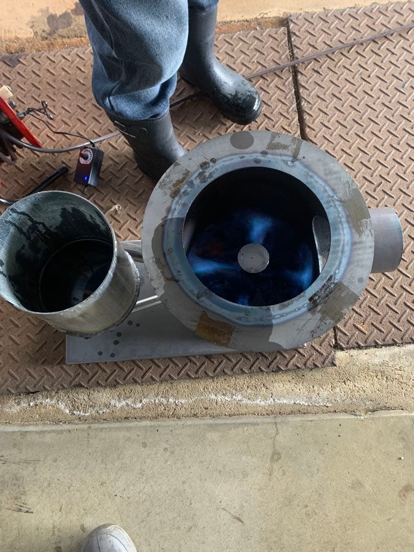 廃油ストーブ　即納品　在庫があります