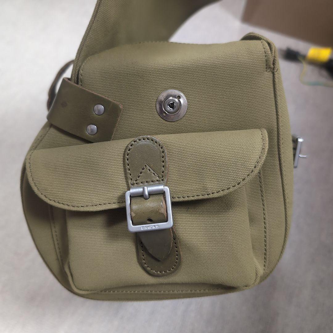 BROOKSのサドルバッグ