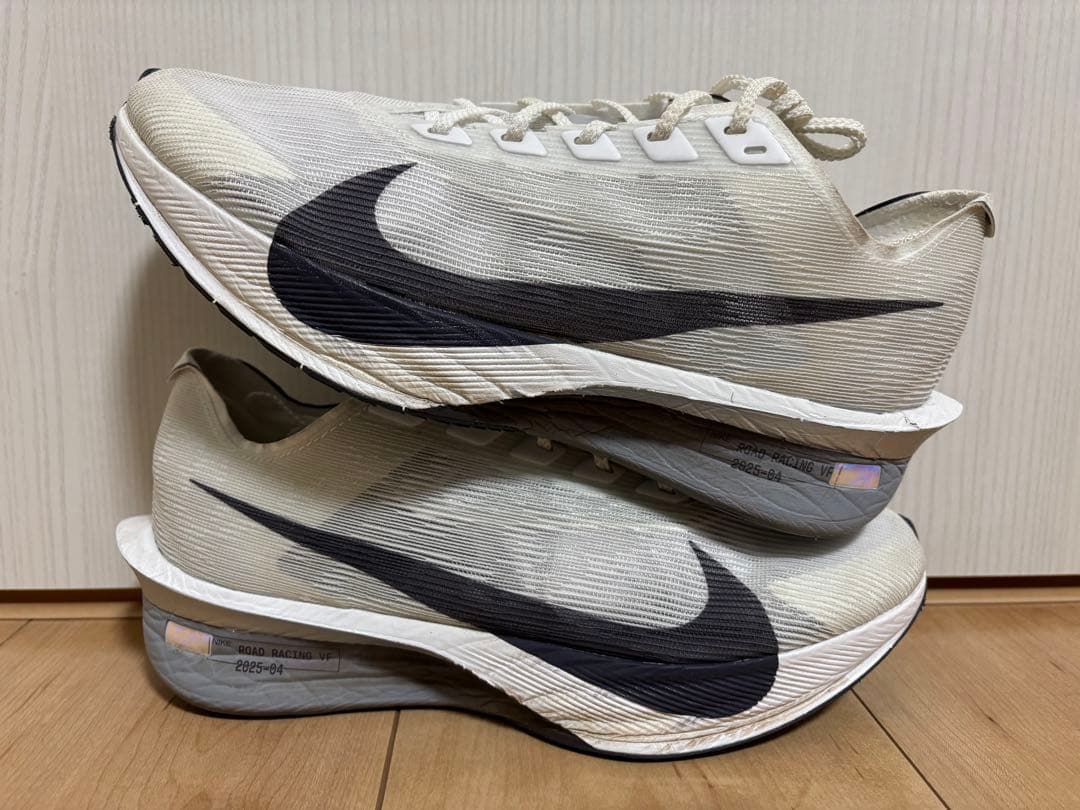 ナイキ ヴェイパーフライ4(25.5cm）