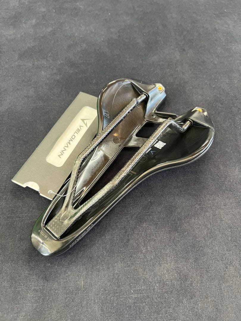 Bianchi VELOMANN MITORA 139 カーボンレール サドル