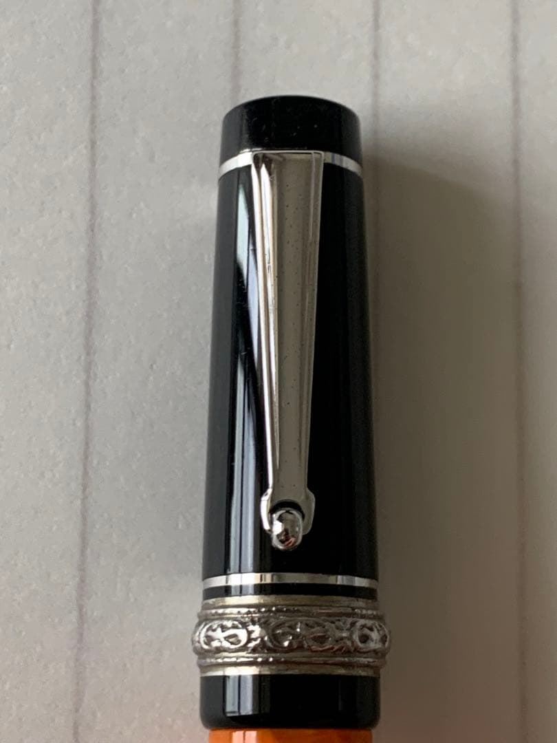 Delta（デルタ） 限定 シルバー 万年筆 18K