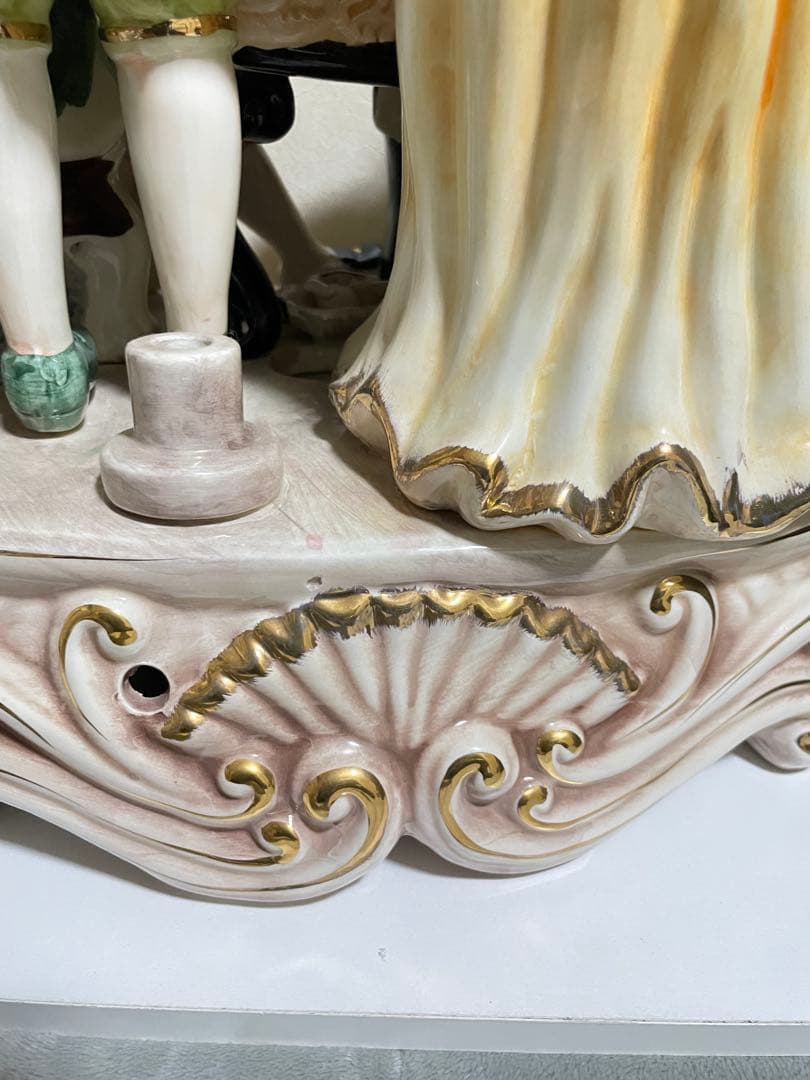 インテリア置物　陶器人形　カポティモンテ製 全長約40センチ