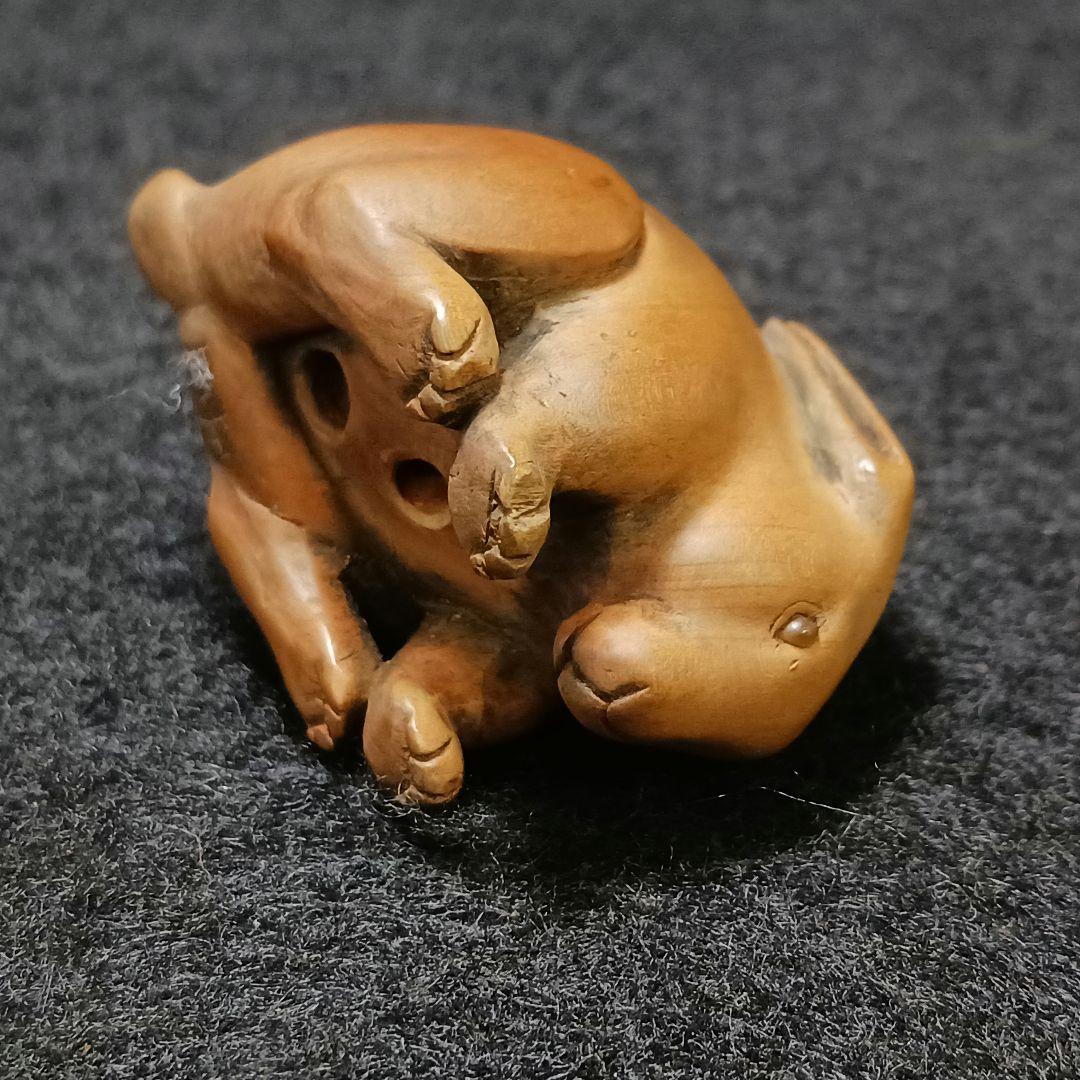 X115-3 江戸期名人 正直 古木彫 兎根付 玉眼 提物　ひ