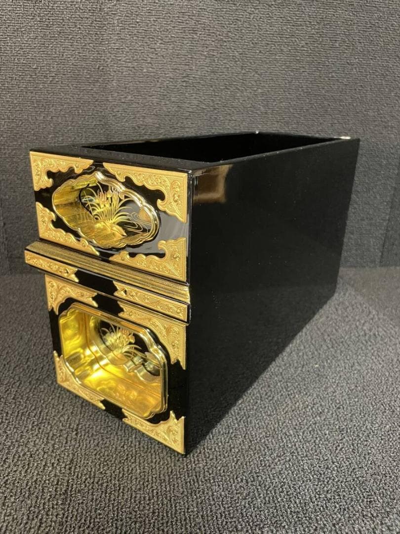 限定値下　美品の箱　仏壇部品　木製　本金箔　金具付き　蒔絵　6060