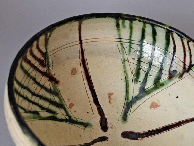 ☆☆☆イスラム陶☆二彩・線刻の花文の鉢