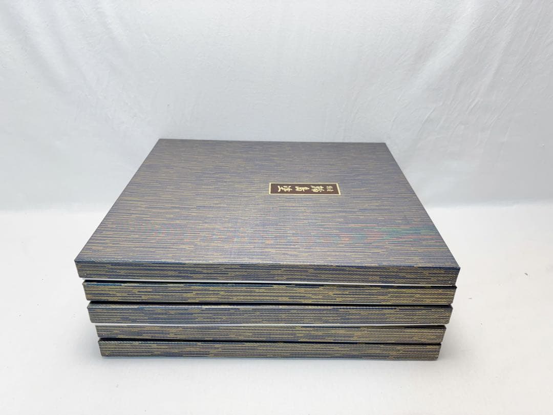 未使用 懐石道具 輪島塗 木製黒真塗 胴張膳 内縁朱塗 半月膳5客揃 会席膳共箱